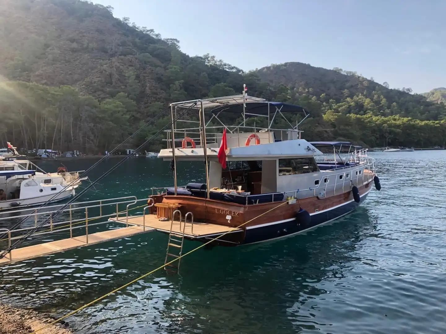 Göcek’te Günübirlik & Konaklamalı Tekne Kiralama (12 Kişi) | Klimalı 3 Kabin, 12 Adalar, Yakıt Dahil 11