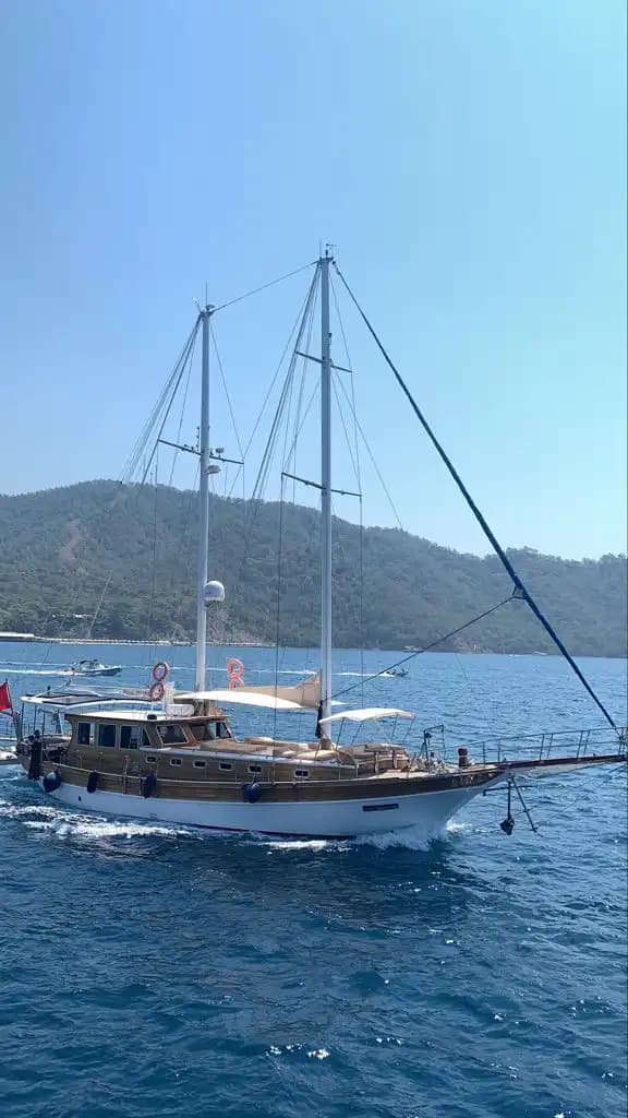 Göcek’te Lüks Bir Deniz Tatili İçin 4 Kabinli Gulet Kiralama 9