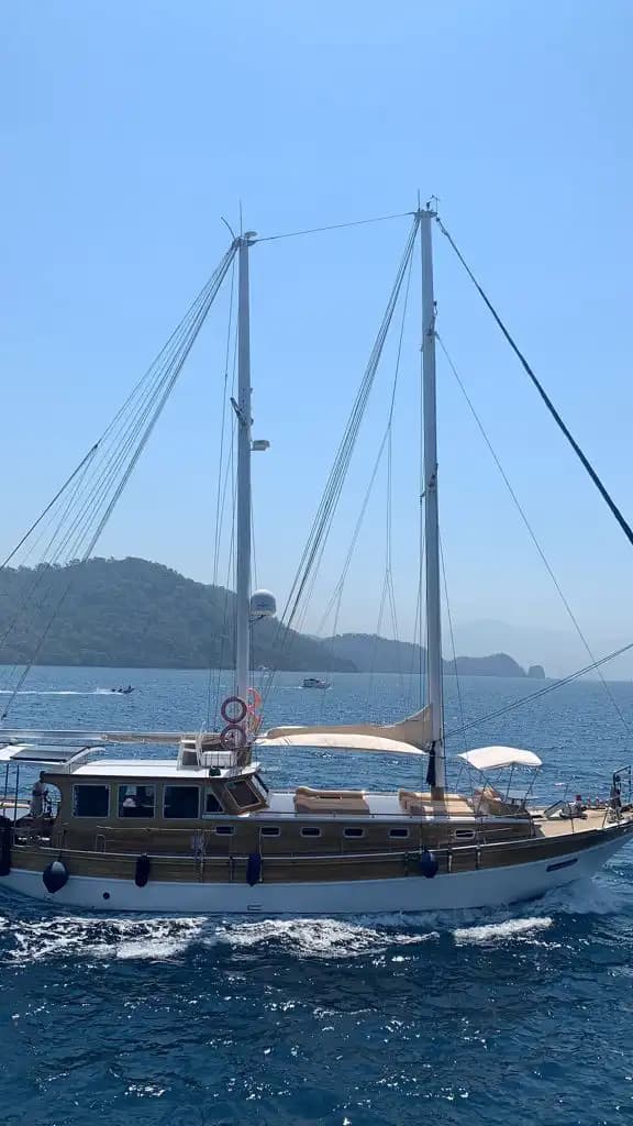Göcek’te Lüks Bir Deniz Tatili İçin 4 Kabinli Gulet Kiralama 11