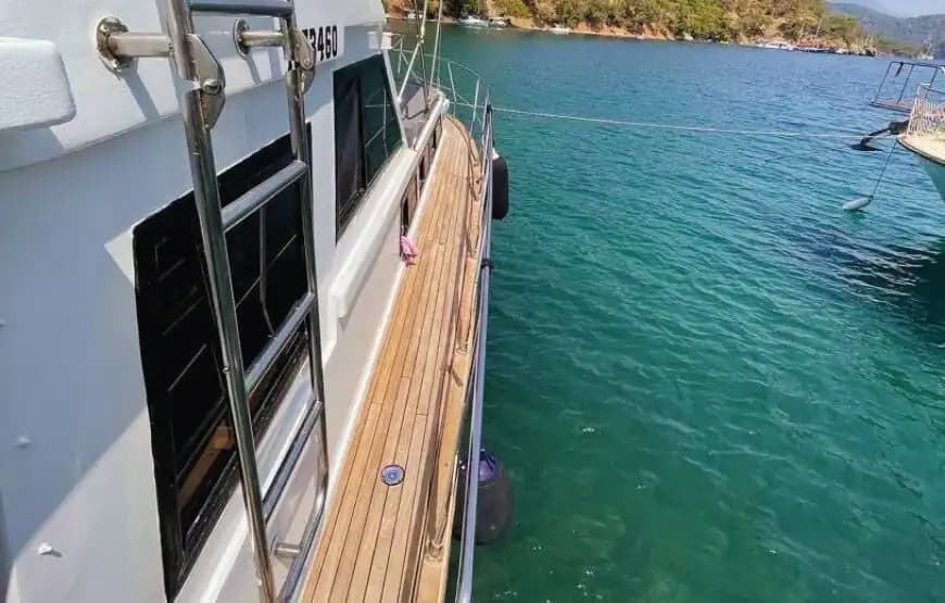 7 Kişilik Kapasiteli Özel Tekne ile Göcek'te Deniz Keyfi 4