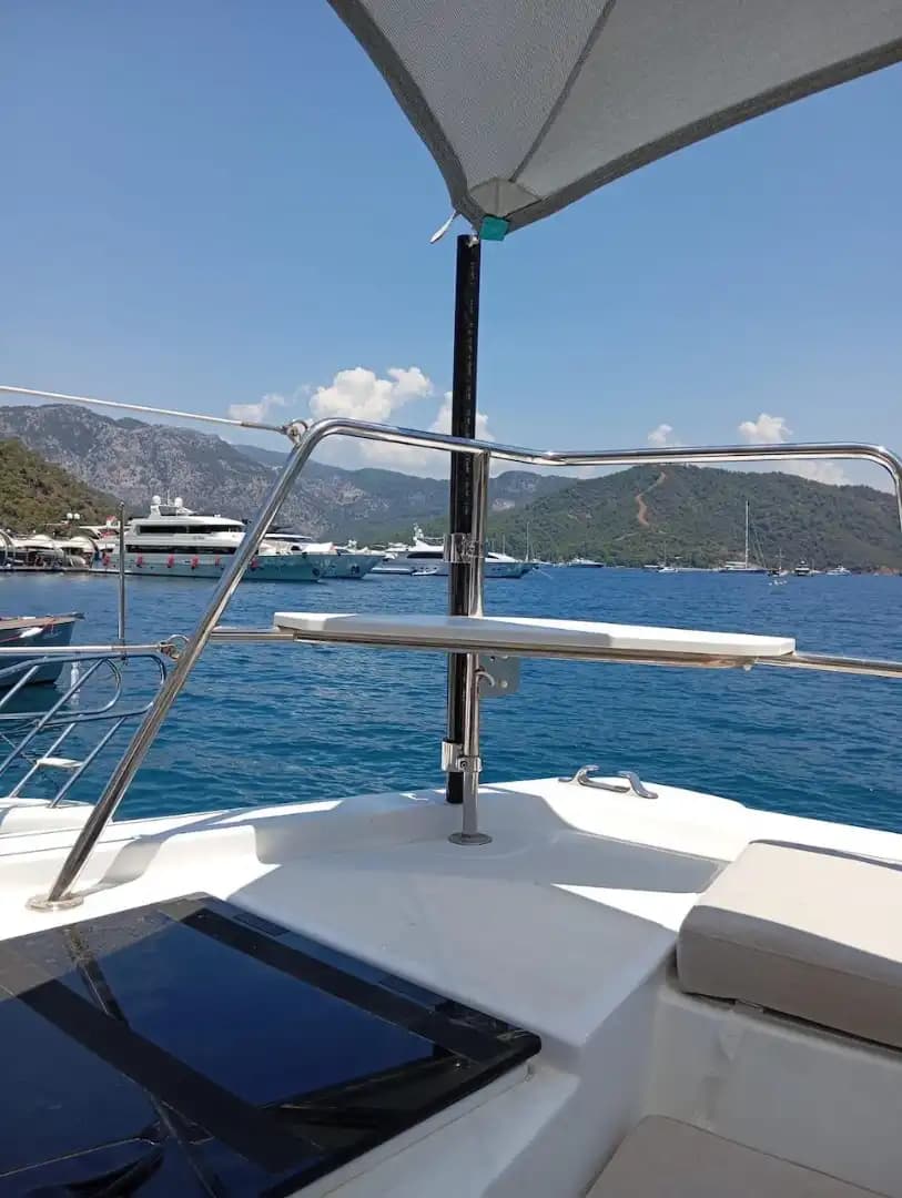Göcek'te 2024 Model Bali 4.0 Katamaran Kiralama | 4 Kabin 8 Kişi Konaklamalı 12