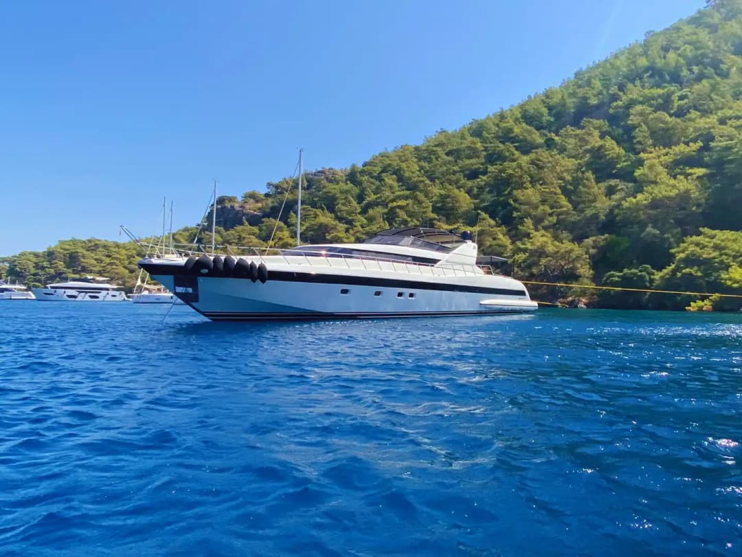 Göcek’te 33 Metrelik Mausto 5 Kabinli 10 Kişiye Kadar Ultra Lüks Yat