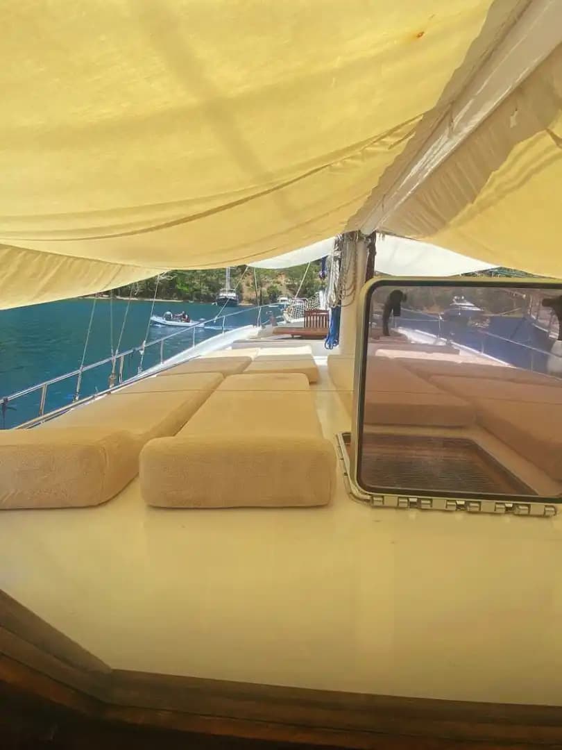 16 Metrelik Lüks Gulet ile Göcek’in Maviliklerinde Huzur Bulun 12