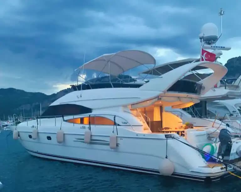 Göcek’te Denizin Tadını Çıkarın – Princess Motoryat ile VIP Hizmet 3