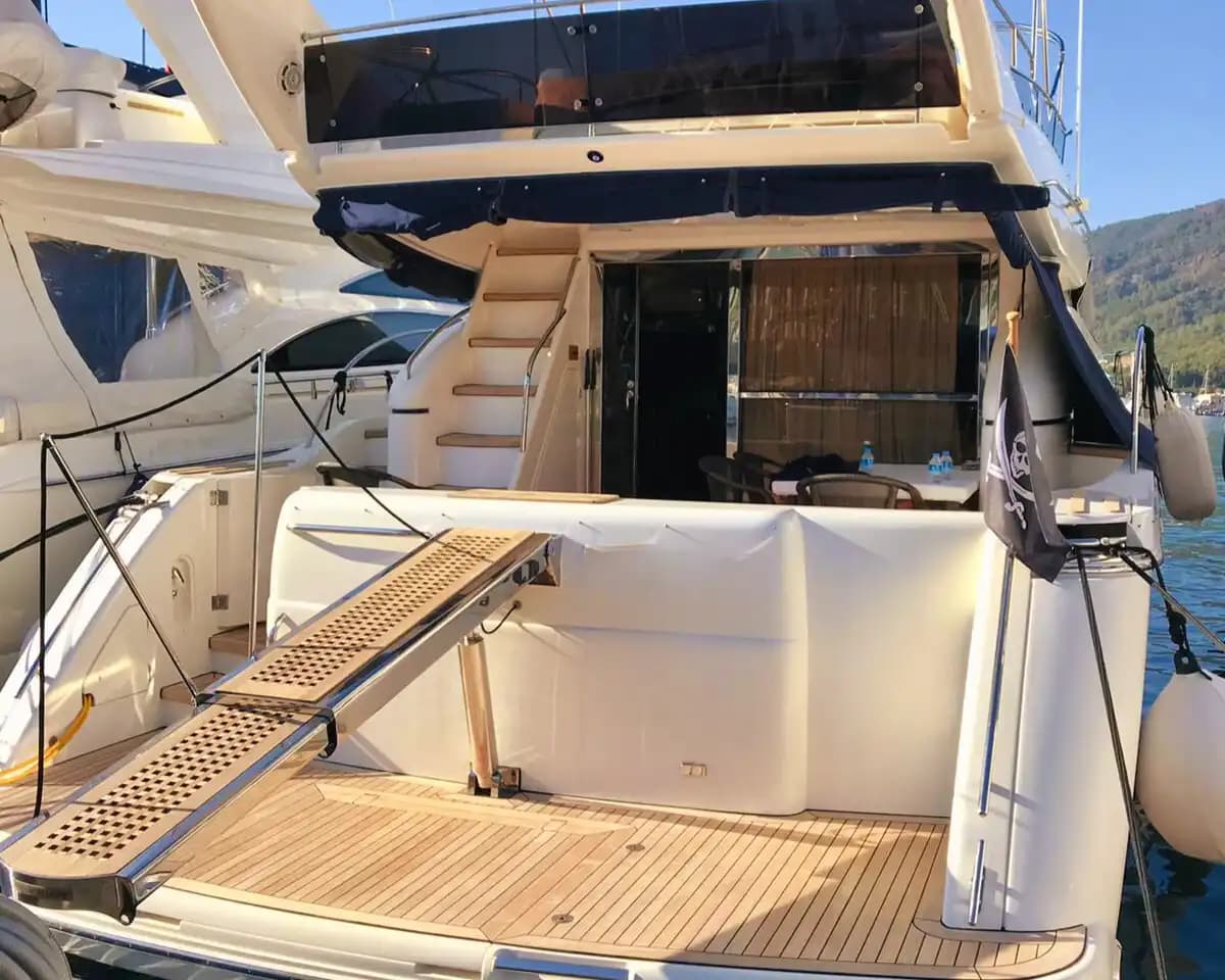 Göcek’te Denizin Tadını Çıkarın – Princess Motoryat ile VIP Hizmet 8