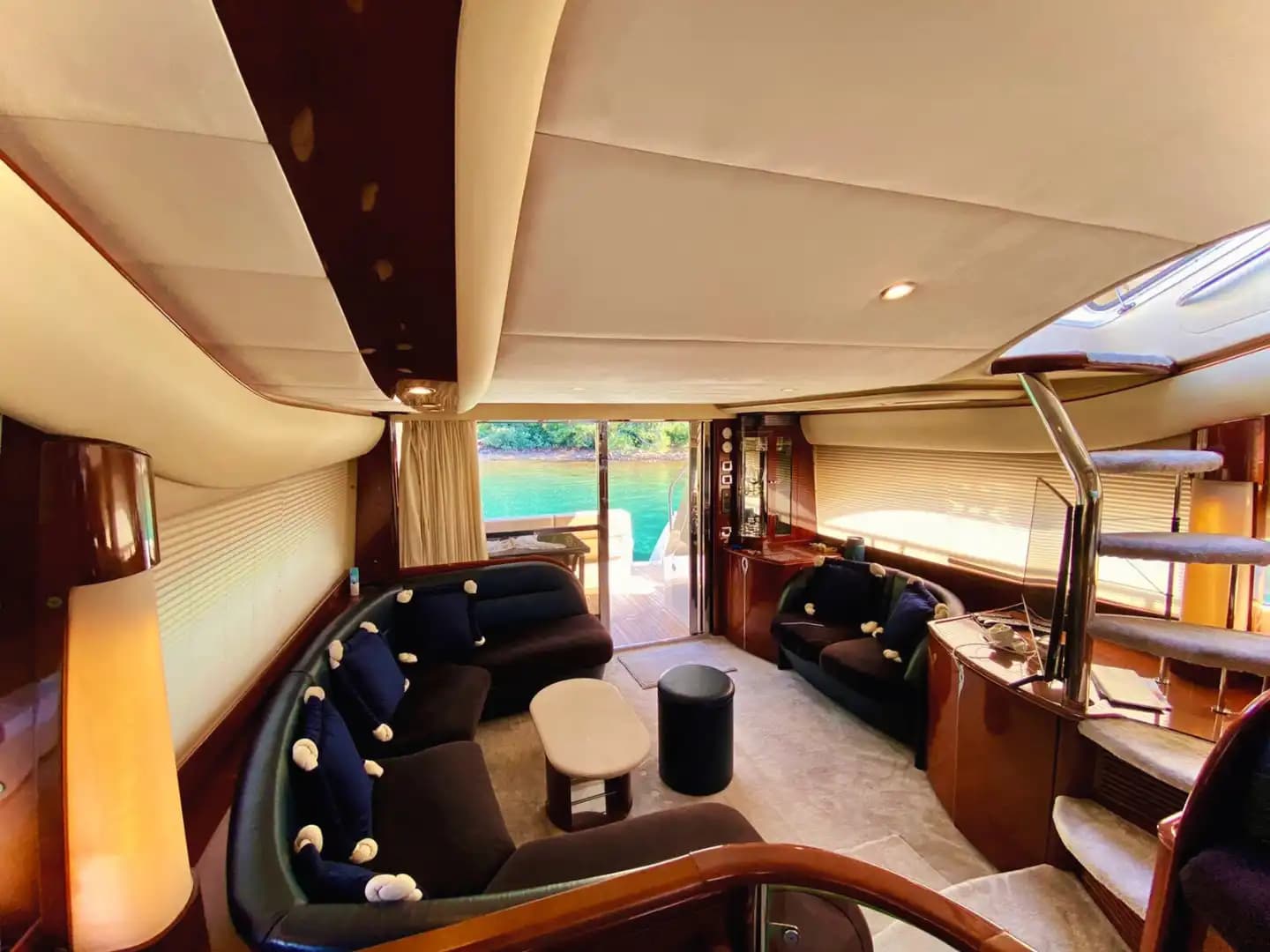 Göcek’te Denizin Tadını Çıkarın – Princess Motoryat ile VIP Hizmet 11