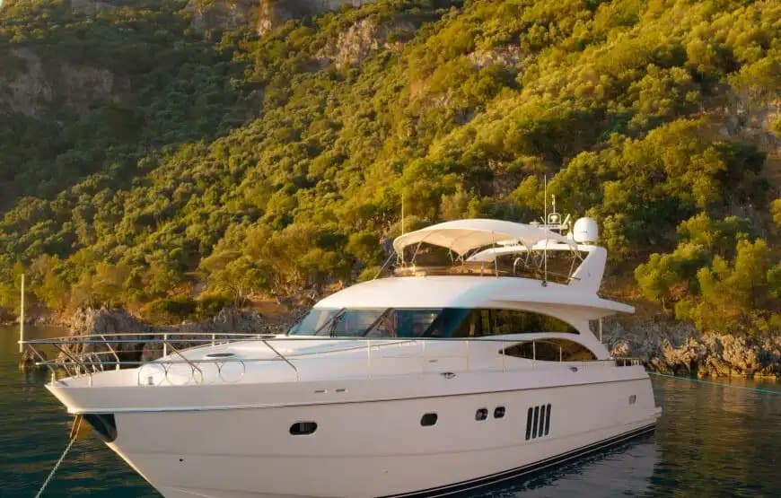 12 Kişilik Princess Yat ile Konaklamalı veya Günübirlik Deniz Macerası