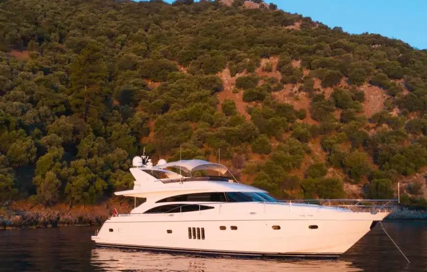 12 Kişilik Princess Yat ile Konaklamalı veya Günübirlik Deniz Macerası