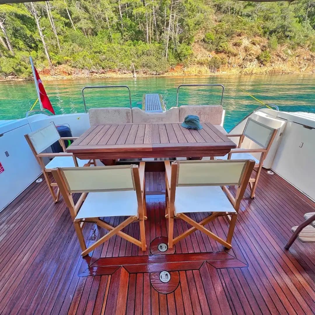 Göcek'te Princess 60 Motoryat Kiralama | 3 Kabin 6 Kişi Konaklamalı 7