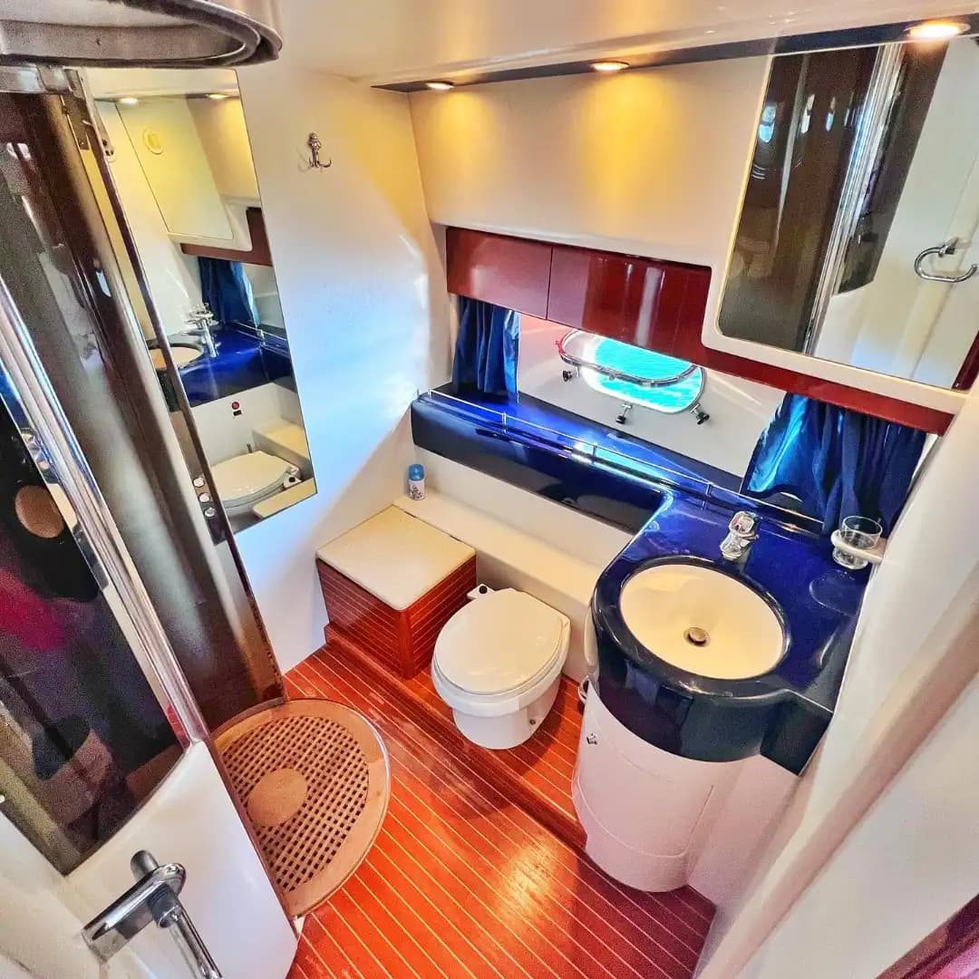 Göcek'te Princess 60 Motoryat Kiralama | 3 Kabin 6 Kişi Konaklamalı 6