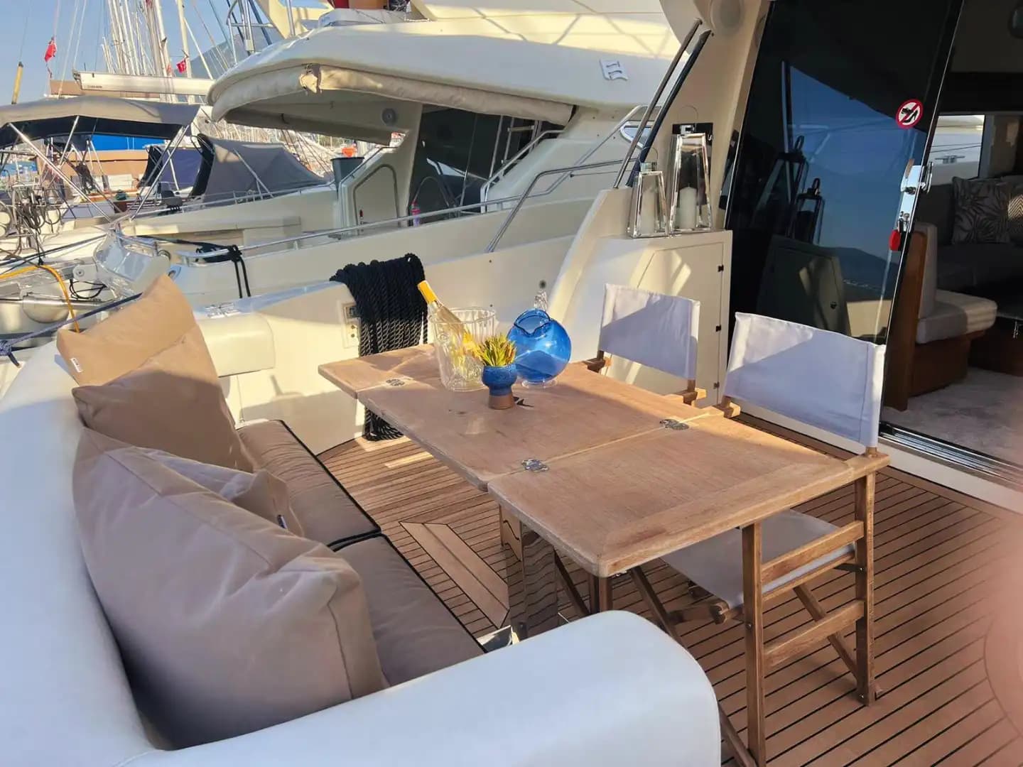 Göcek’te Lüks İtalyan Motoryat ile Unutulmaz Bir Deniz Tatili 9