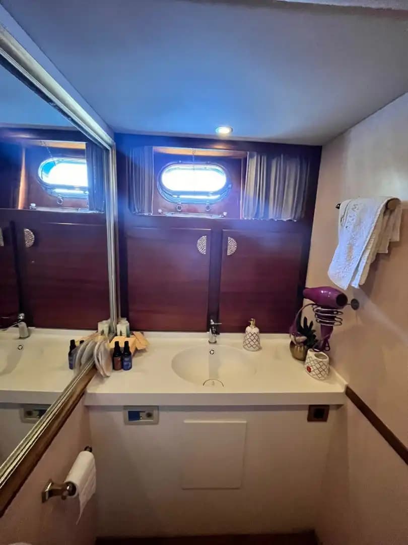 Göcek'te 27 Metrelik Lüks Motor Yat ile Unutulmaz VIP Deniz Tatili 23