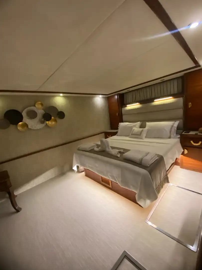 Göcek'te 27 Metrelik Lüks Motor Yat ile Unutulmaz VIP Deniz Tatili 30