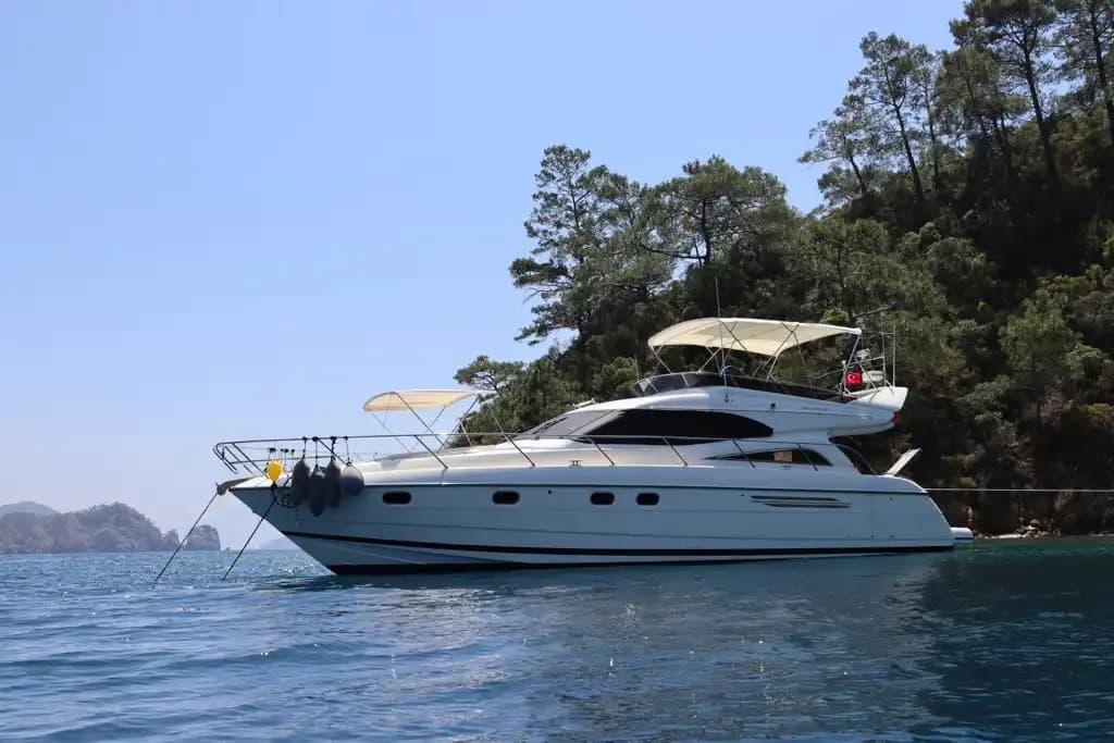 Göcek’te Lüks Princess Yat Konaklamalı Yüzme ve Gezi İçin Mükemmel Seçenek 8