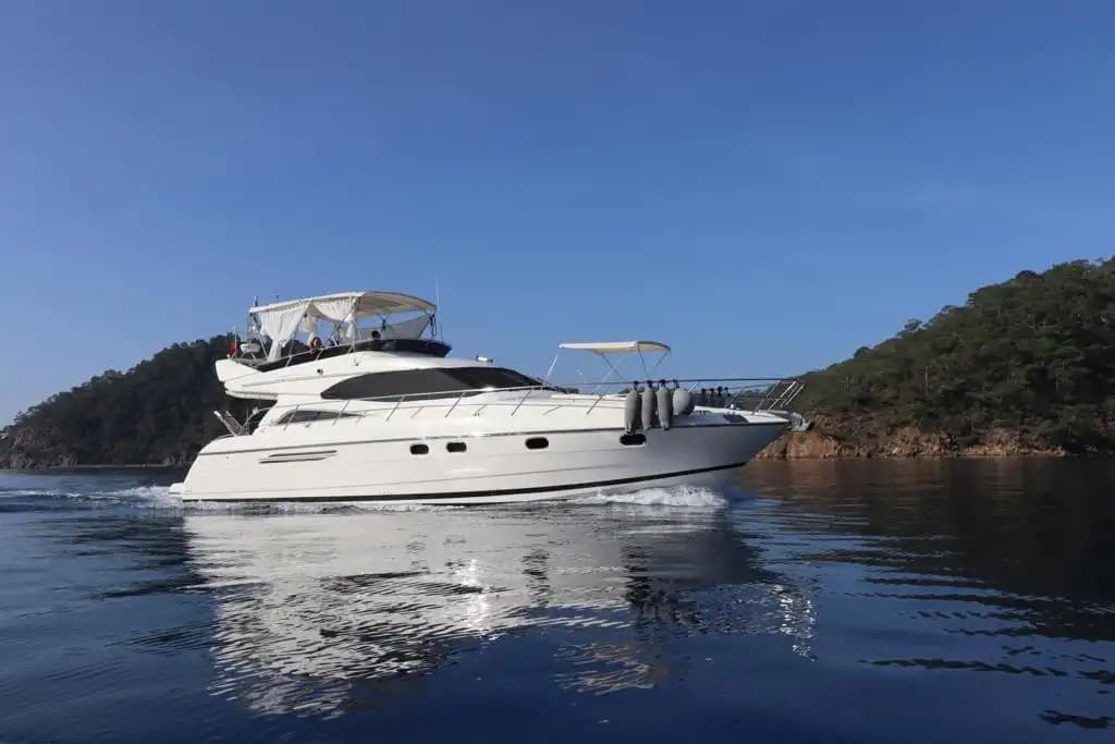 Göcek’te Lüks Princess Yat Konaklamalı Yüzme ve Gezi İçin Mükemmel Seçenek