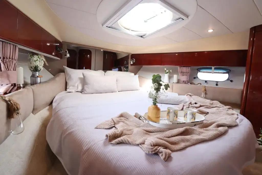 Göcek’te Lüks Princess Yat Konaklamalı Yüzme ve Gezi İçin Mükemmel Seçenek 10