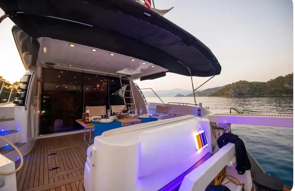 Göcek’te Azimut Lüks Yat ile Unutulmaz Bir Mavi Yolculuk Deneyimi 2
