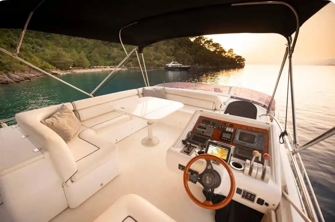 Göcek’te Azimut Lüks Yat ile Unutulmaz Bir Mavi Yolculuk Deneyimi 8