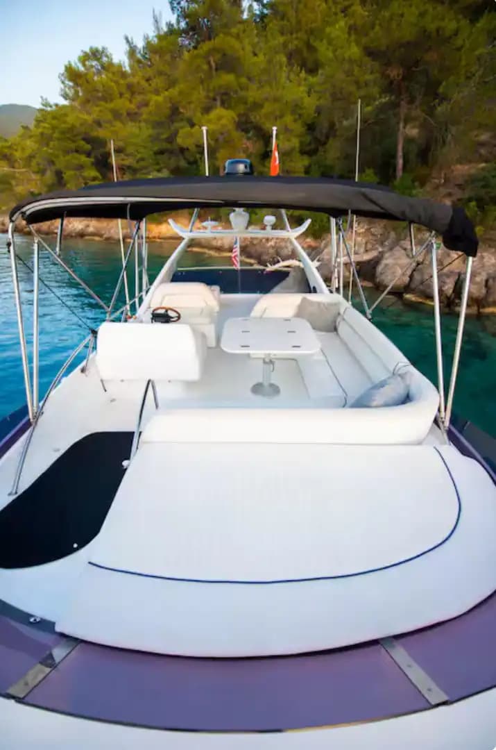 Göcek’te Azimut Lüks Yat ile Unutulmaz Bir Mavi Yolculuk Deneyimi 10