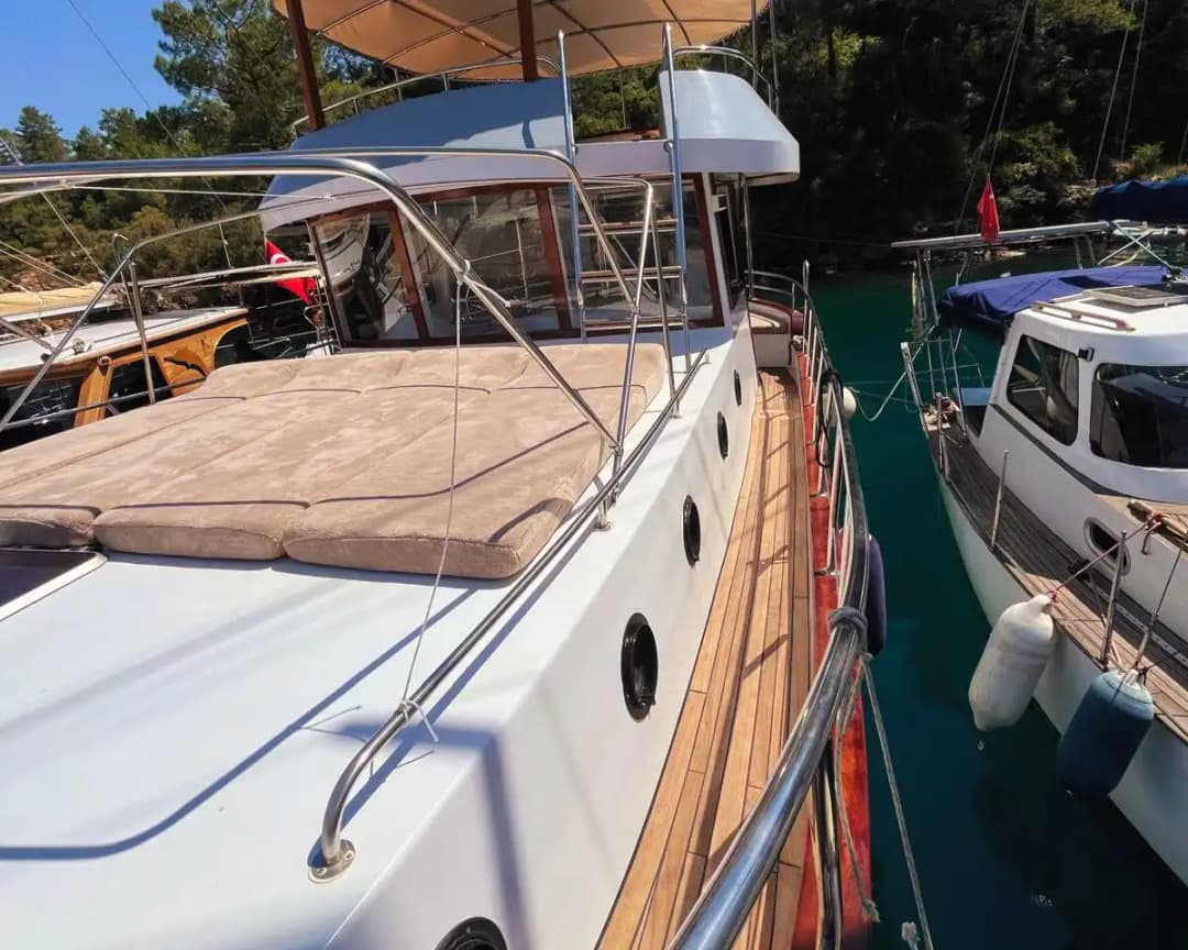 Göcek’te Ekstra Konforlu Gulet Kiralama – 10 Kişiye Kadar!