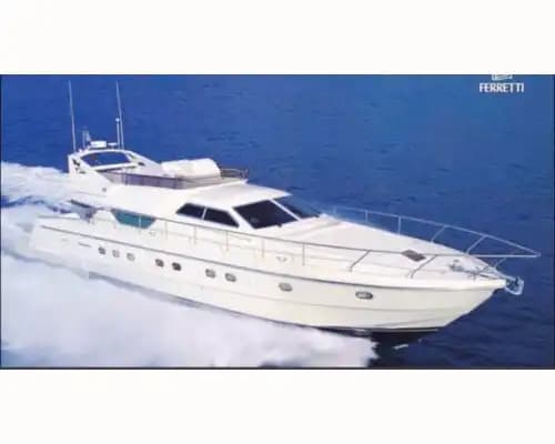 Göcek'te 3 Kabinli Feretti Yat – 6 Kişilik Konforlu ve Şık Bir Tatil 2