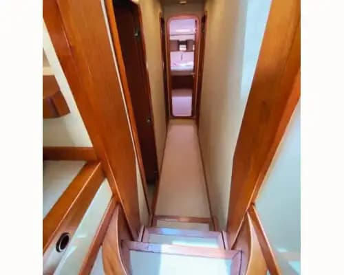 Göcek'te 3 Kabinli Feretti Yat – 6 Kişilik Konforlu ve Şık Bir Tatil 13