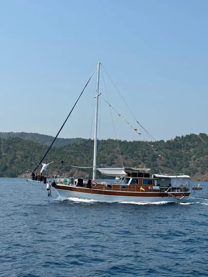 Göcek’te Günübirlik Tekne Kiralama (8 Kişilik) | 12 Adalar Yakıt Dahil