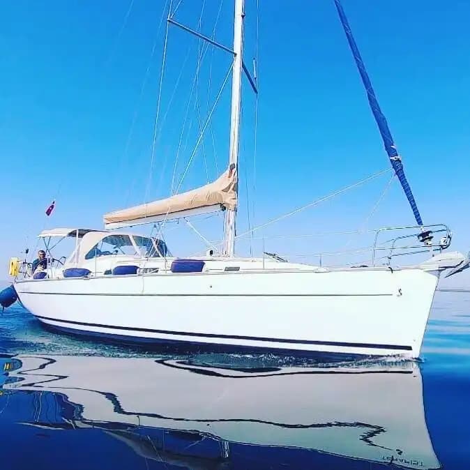 Göcek’te 14 Metrelik Bavaria Yelkenli ile Unutulmaz Bir Deniz Macerası