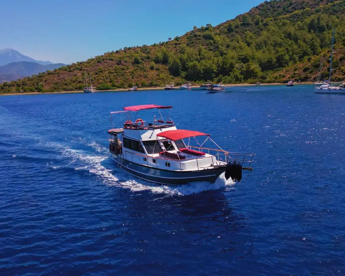 Çift Kişilik Yataklı 2 Kabin: Romantik ve Huzurlu Bir Deniz Turu 7