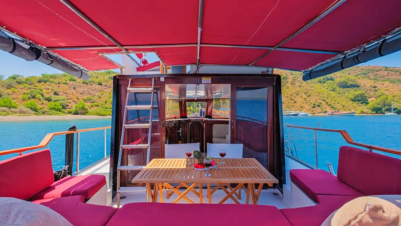 Çift Kişilik Yataklı 2 Kabin: Romantik ve Huzurlu Bir Deniz Turu 11