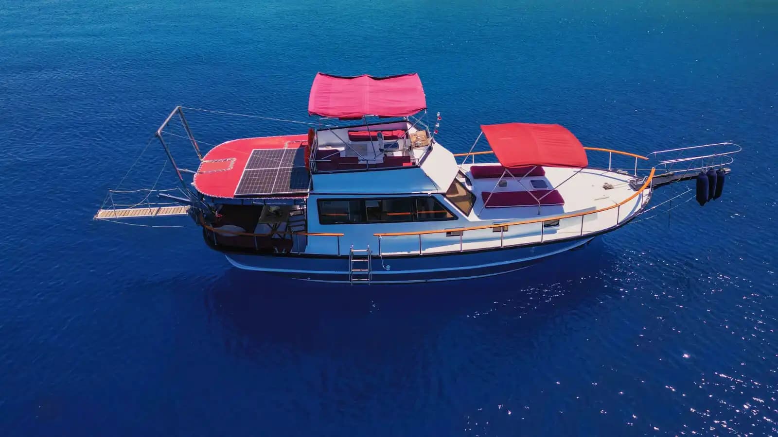 Çift Kişilik Yataklı 2 Kabin: Romantik ve Huzurlu Bir Deniz Turu 2