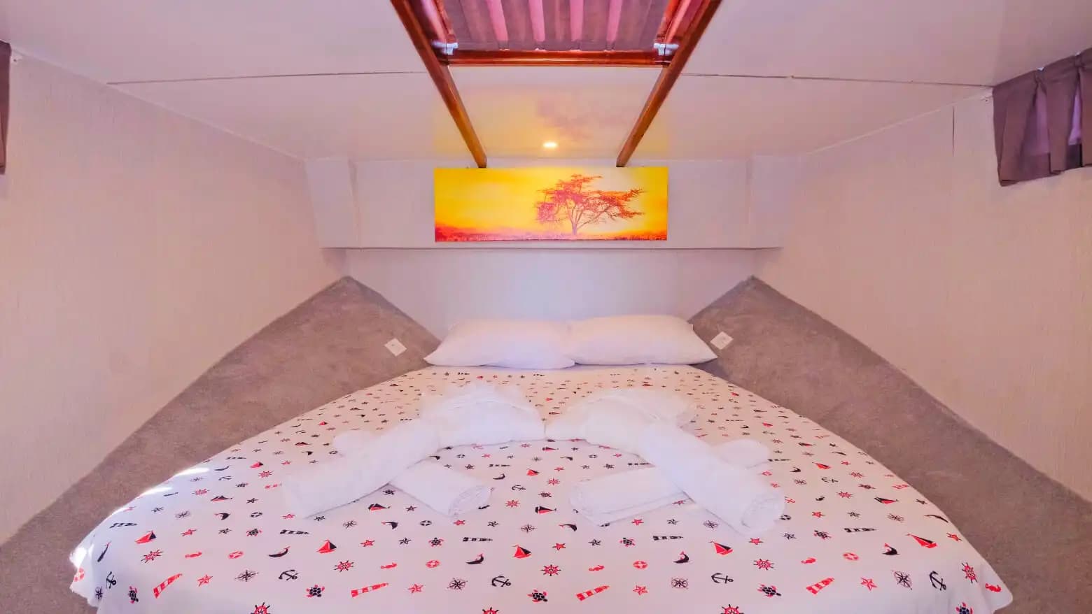 Çift Kişilik Yataklı 2 Kabin: Romantik ve Huzurlu Bir Deniz Turu 18