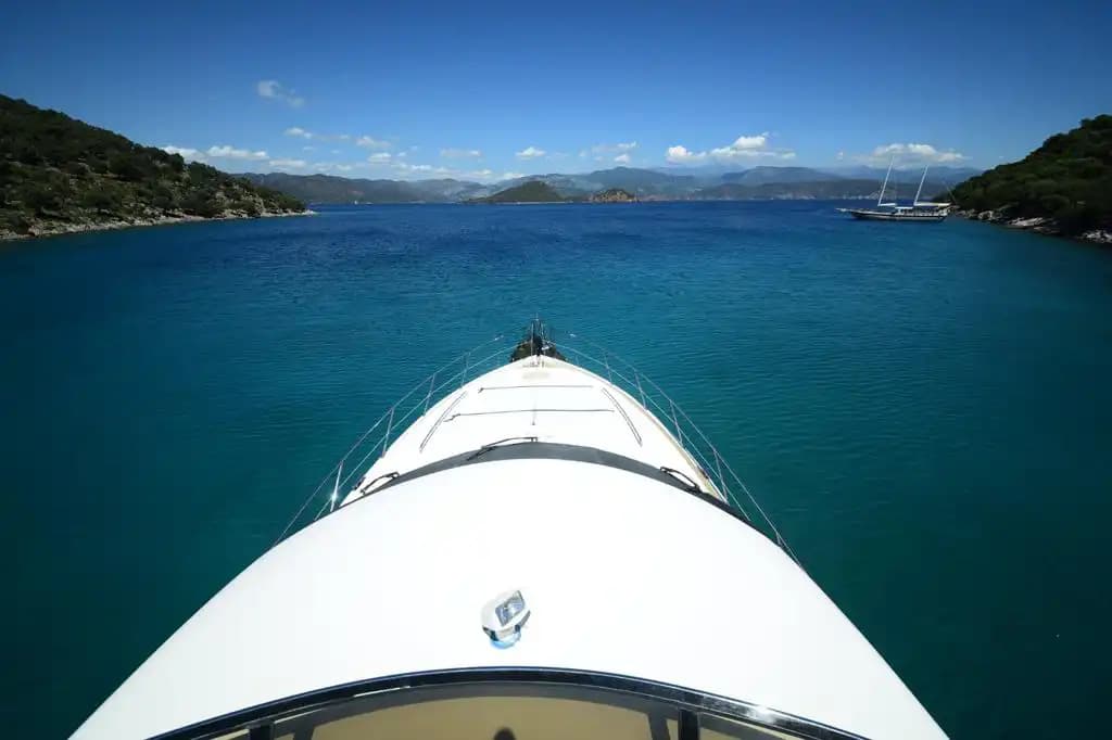 Göcek’te 24,5 Metrelik Sunseeker Motoryat Günübirlik veya Konaklamalı Kiralama 14