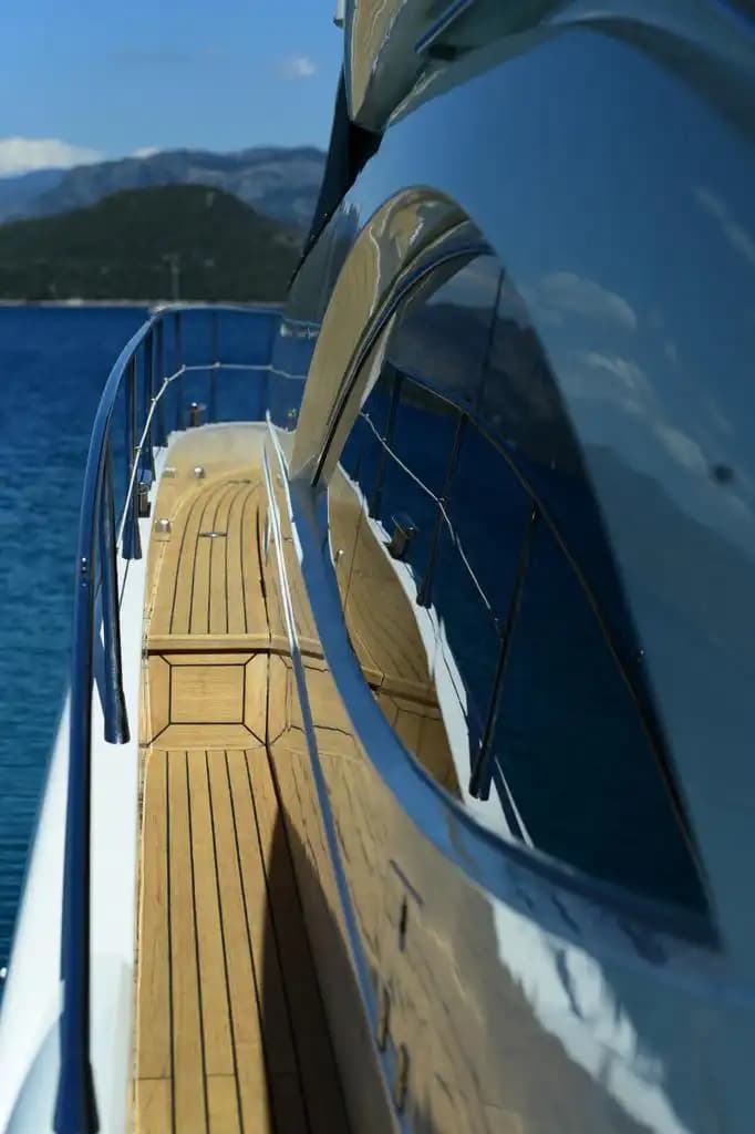 Göcek’te 24,5 Metrelik Sunseeker Motoryat Günübirlik veya Konaklamalı Kiralama 18