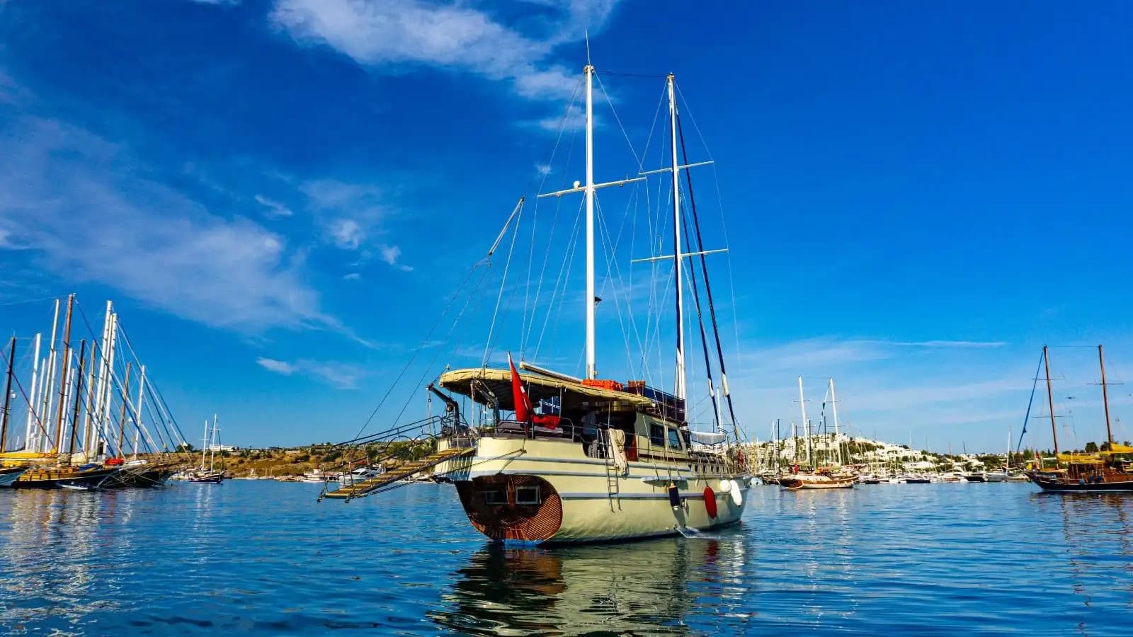 Bodrum'da 12 Kişilik Geniş ve Ferah, 26 Metre, 6 Kabinli Konforlu Gulet 6