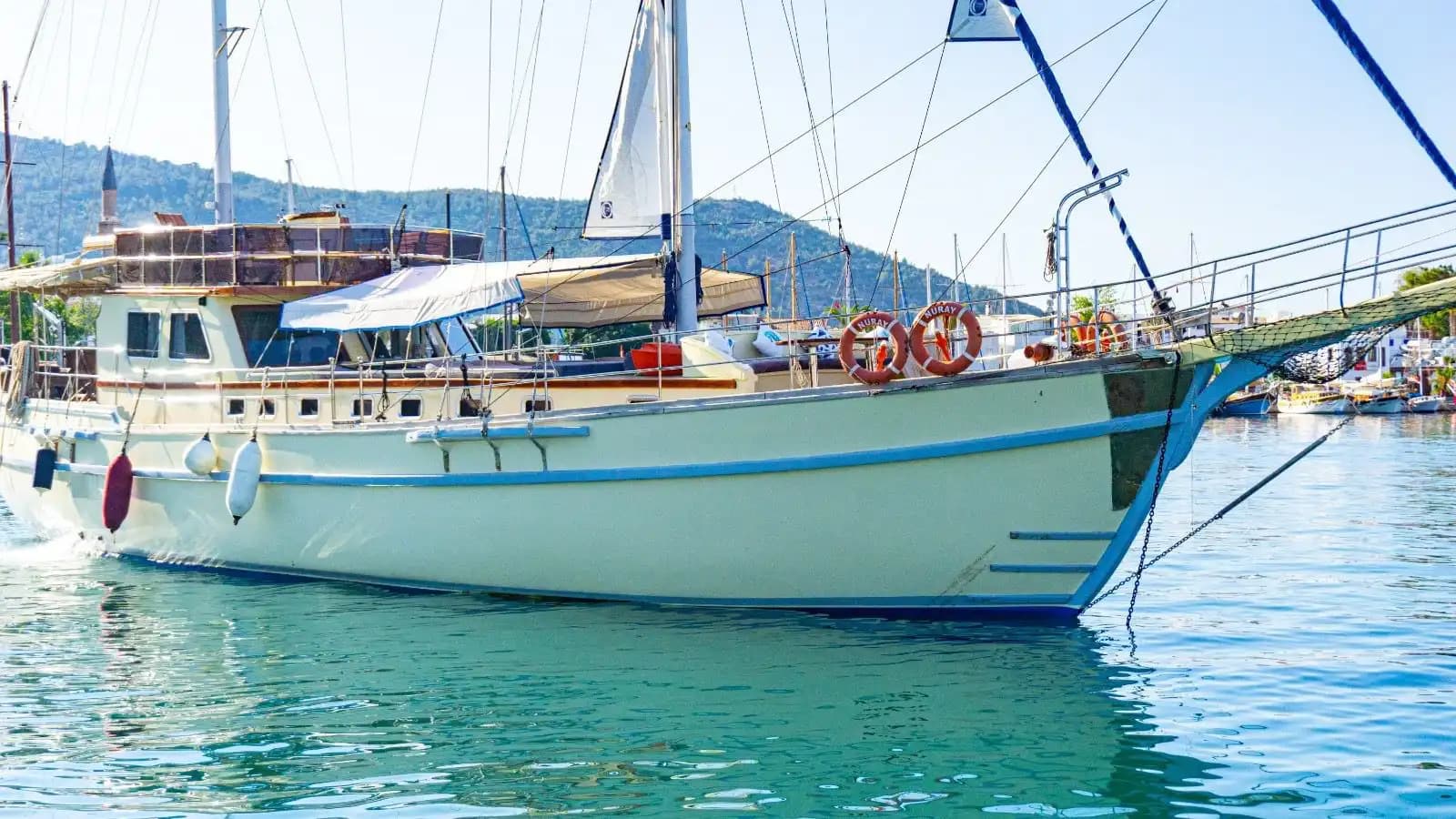 Bodrum'da 12 Kişilik Geniş ve Ferah, 26 Metre, 6 Kabinli Konforlu Gulet 7