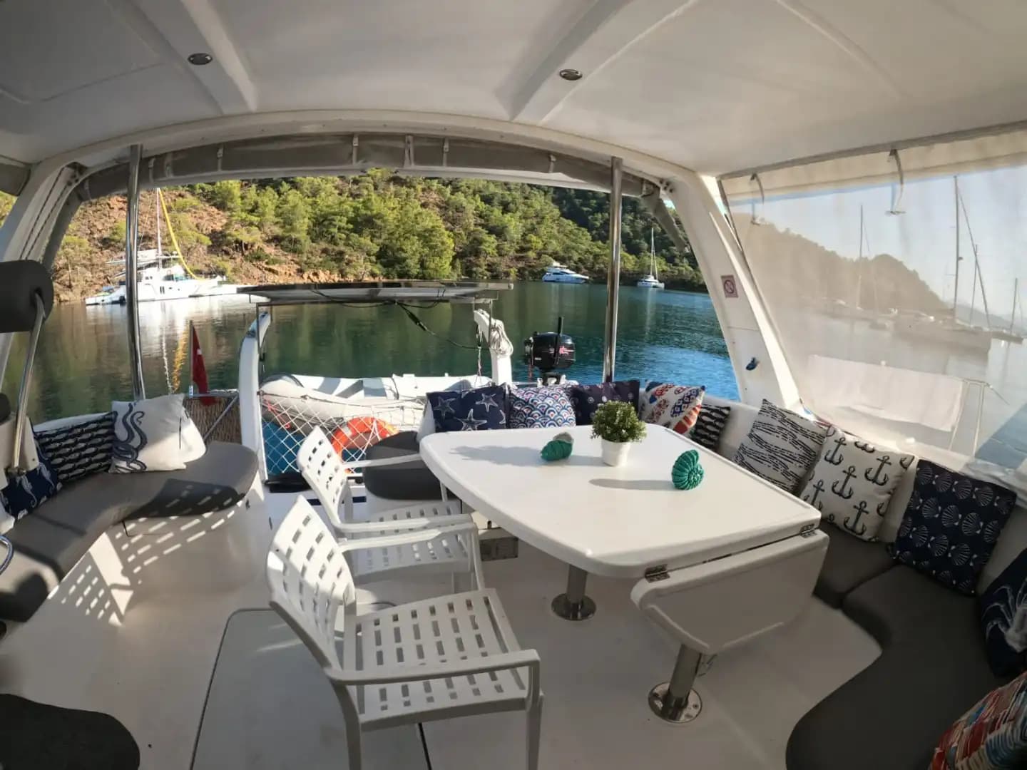 Göcek'te Aileler ve Arkadaş Grupları İçin Mükemmel Catamaran Tatili 6