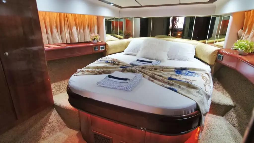 Bodrum’da Huzurlu Bir Tatil İçin İdeal 20 Metrelik Motoryat 18