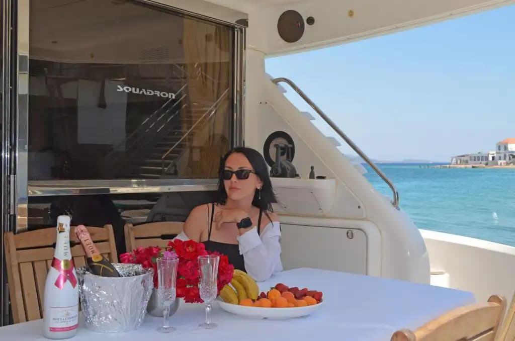 Bodrum’da Huzurlu Bir Tatil İçin İdeal 20 Metrelik Motoryat 12