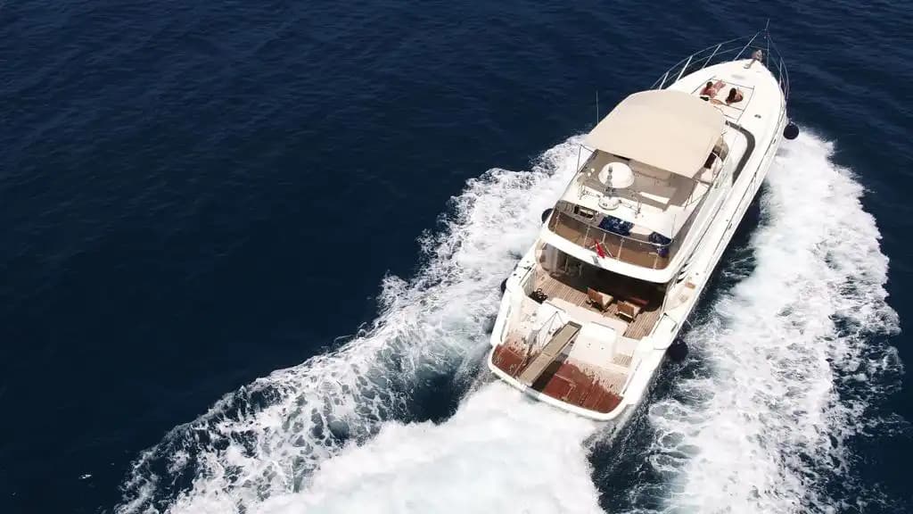 Bodrum’da Huzurlu Bir Tatil İçin İdeal 20 Metrelik Motoryat 9