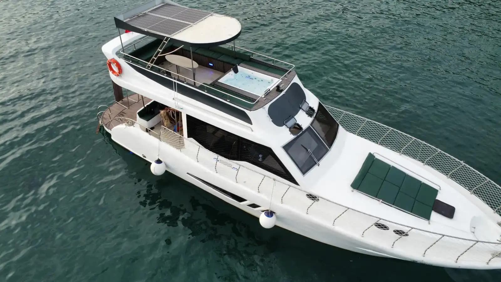 Alanya’nın Eşsiz Koylarında, Özel Yapım, 12 Kişilik Konforlu Tekne