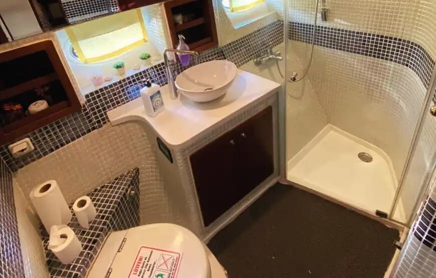 İstanbul Boğazı'nın Maviliklerinde VIP Motoryat Keyfi – Kaptanlı Kiralama 11
