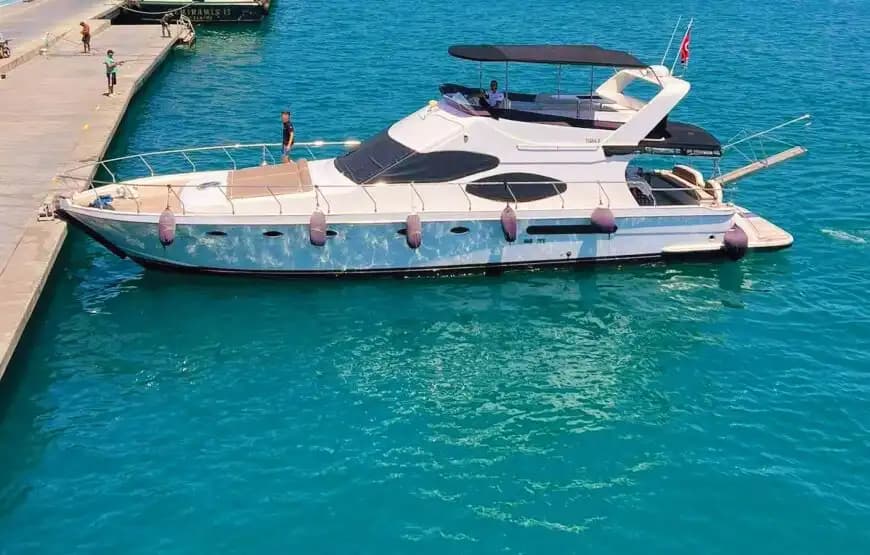 İstanbul Boğazı'nın Maviliklerinde VIP Motoryat Keyfi – Kaptanlı Kiralama