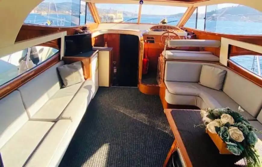 16m Yat İstanbul 'da Profesyonel Hizmetle Denizin Keyfini Çıkarın