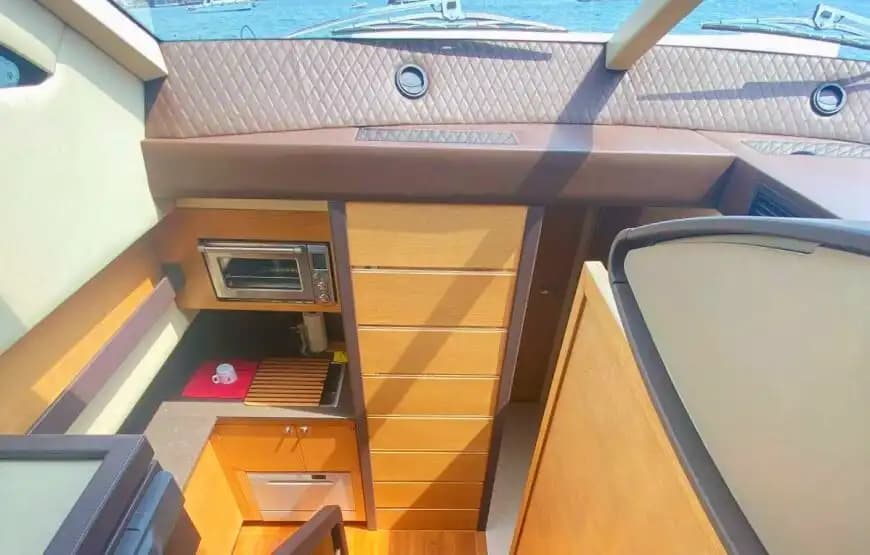 Bebek Çıkışlı 15 Metrelik Azimut Yat ile Boğaz’da Unutulmaz Tur 10