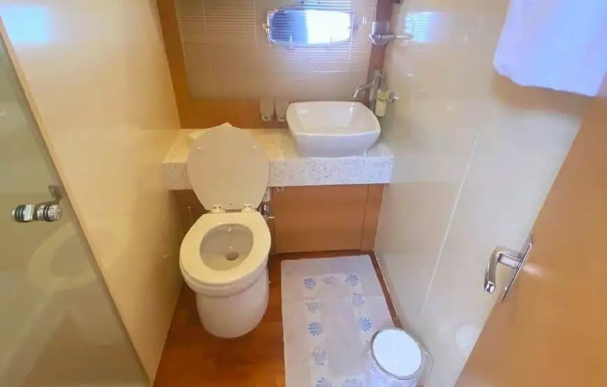 Bebek Çıkışlı 15 Metrelik Azimut Yat ile Boğaz’da Unutulmaz Tur 6