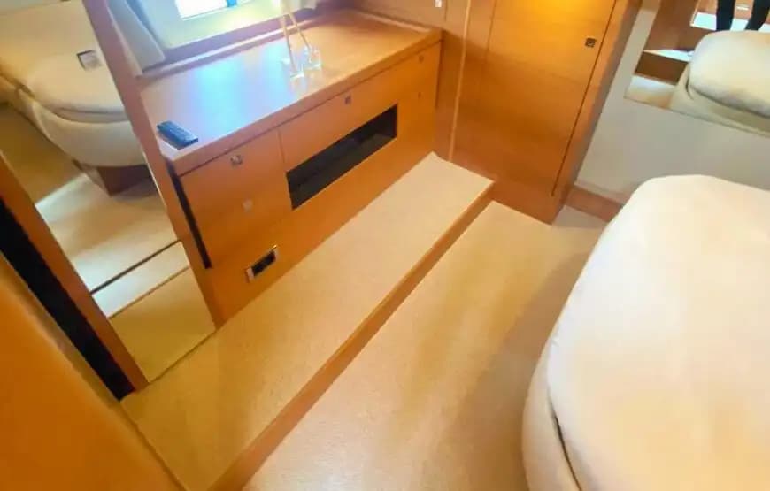 Bebek Çıkışlı 15 Metrelik Azimut Yat ile Boğaz’da Unutulmaz Tur 9