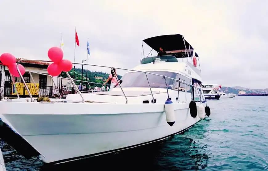Bebek Çıkışlı 17 Metrelik Lüks Motoryat ile Boğaz’da Özel Bir Gün! 2