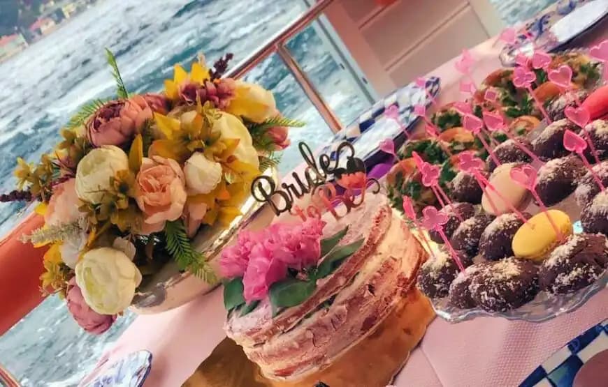 Bebek Çıkışlı 17 Metrelik Lüks Motoryat ile Boğaz’da Özel Bir Gün! 7