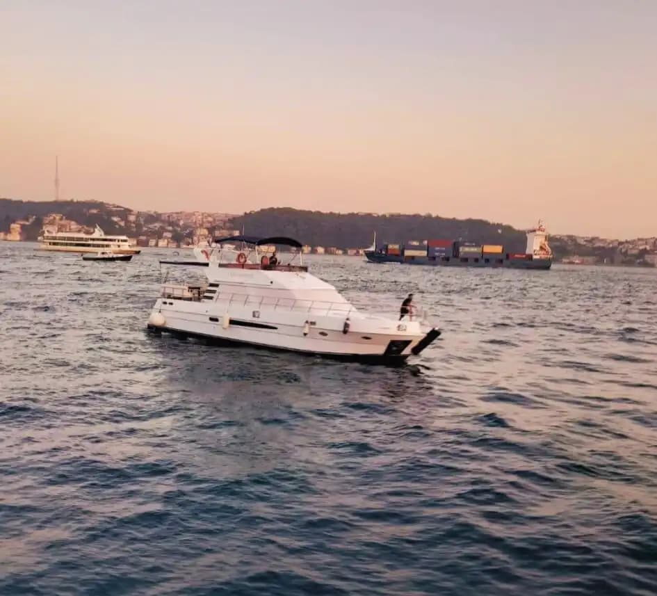 Bebek’te Kiralık Yat Günübirlik veya Saatlik